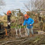 Alex en Kala met de zaagbok